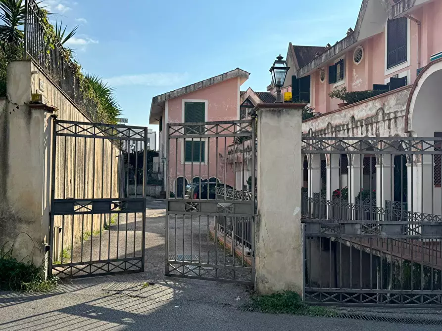 Immagine 1 di Appartamento in vendita  in Via Gandhi a Salerno