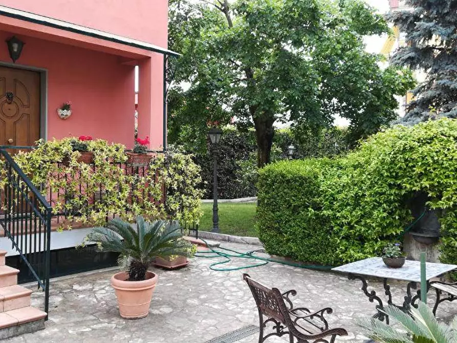 Immagine 1 di Villa in vendita  in Via Tora di Pezzano a San Cipriano Picentino