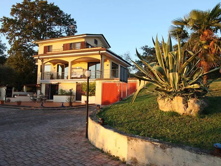Immagine 1 di Villa in vendita  a Beverino
