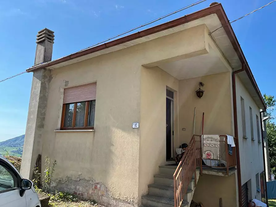 Immagine 1 di Casa indipendente in vendita  a Pellegrino Parmense