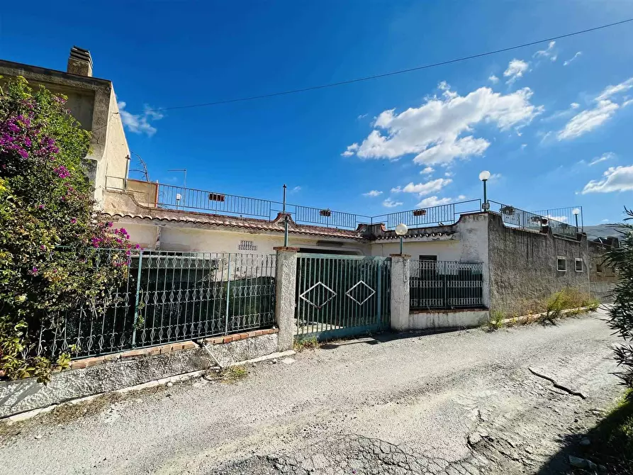 Immagine 1 di Villa in vendita  in contrada ciandro a Casteldaccia