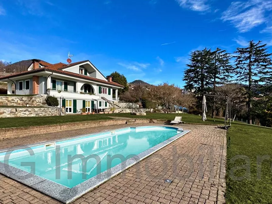 Immagine 1 di Villa in vendita  a Arizzano