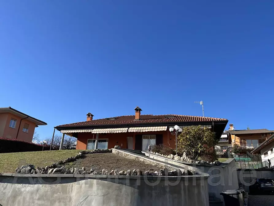Immagine 1 di Villa in vendita  in via alla Fermata a Arizzano