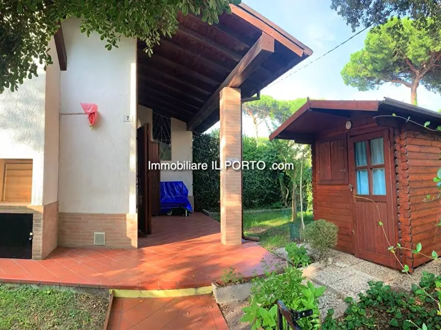Immagine 1 di Villa in vendita  a Comacchio