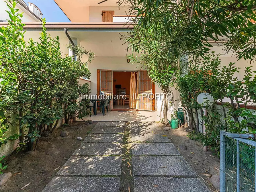 Immagine 1 di Appartamento in vendita  in via oriani a Comacchio