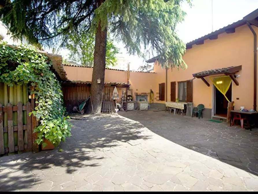 Immagine 1 di Casa indipendente in vendita  a Tortona