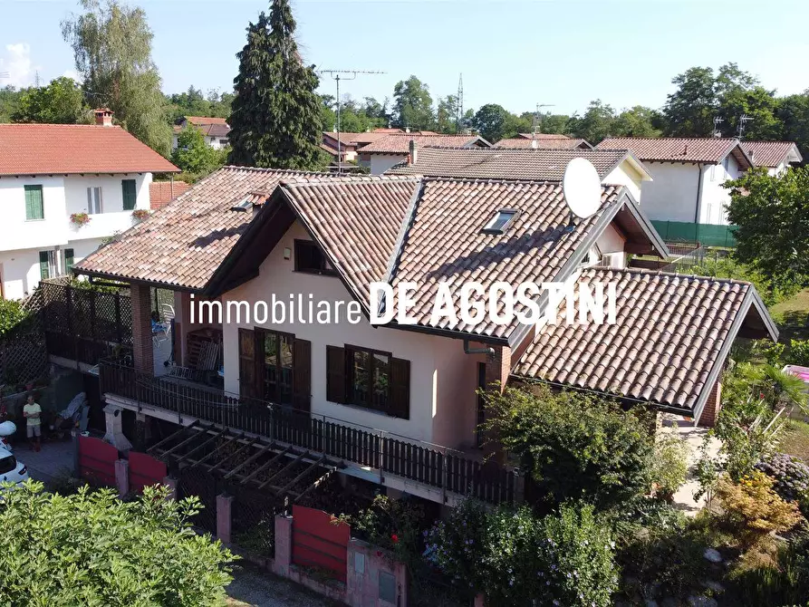 Immagine 1 di Villa in vendita  in Via Principale a Borgo Ticino