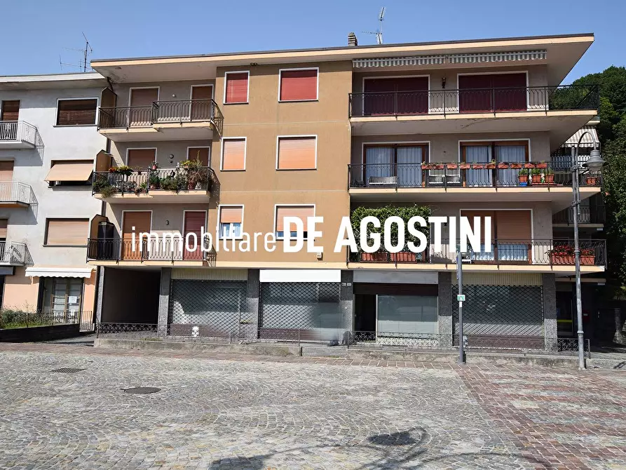 Immagine 1 di Attività commerciale in affitto  in Via Ingegnier Viotti a Borgo Ticino