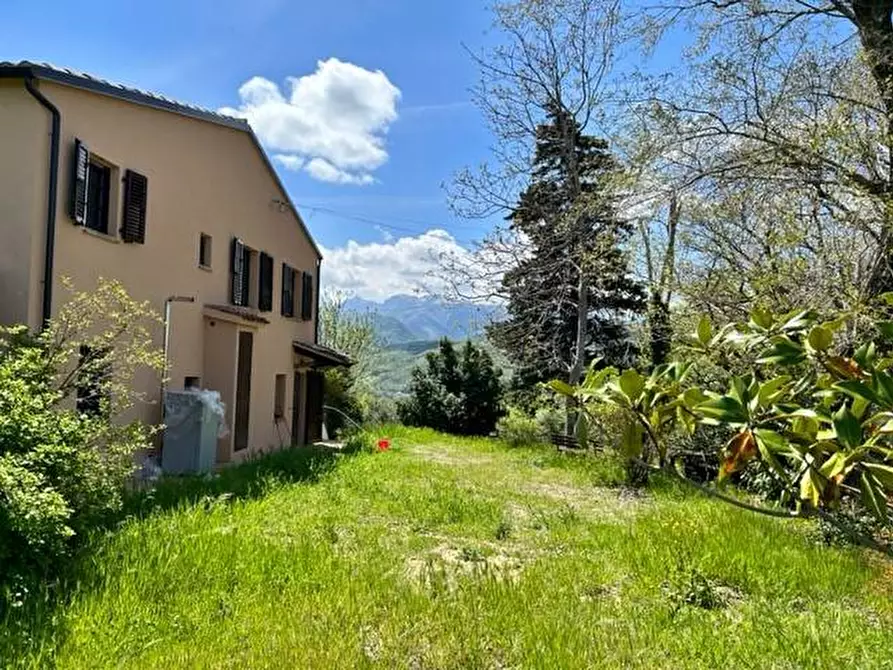 Immagine 1 di Villa in vendita  in contrada Casigliano a Belforte Del Chienti