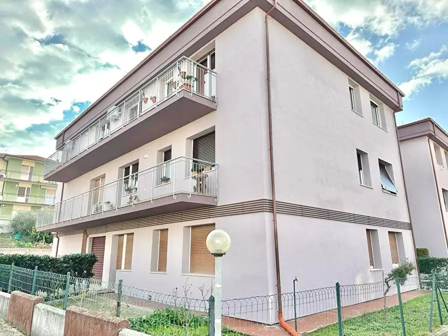 Immagine 1 di Appartamento in vendita  in via Pascoli a Falconara Marittima