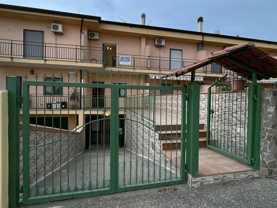 Immagine 1 di Villa in vendita  in via lazio a Albidona