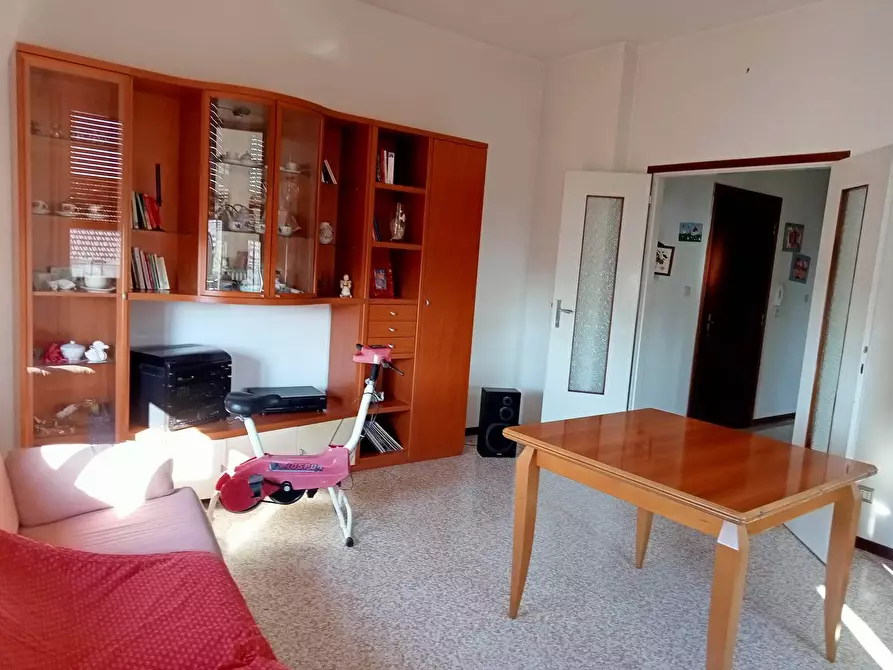 Immagine 1 di Appartamento in vendita  in via Pasubio a Roncoferraro