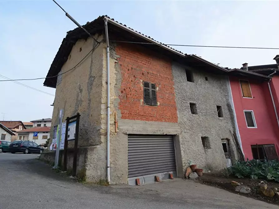 Immagine 1 di Locale commerciale in vendita  in frazione molinengo a Valdilana