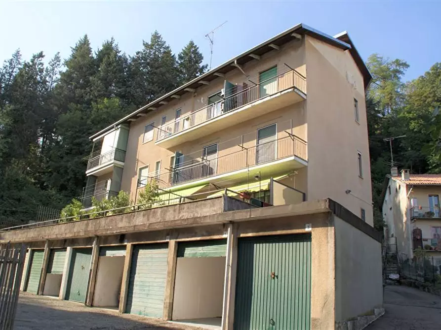 Immagine 1 di Appartamento in vendita  in via cadorna a Biella