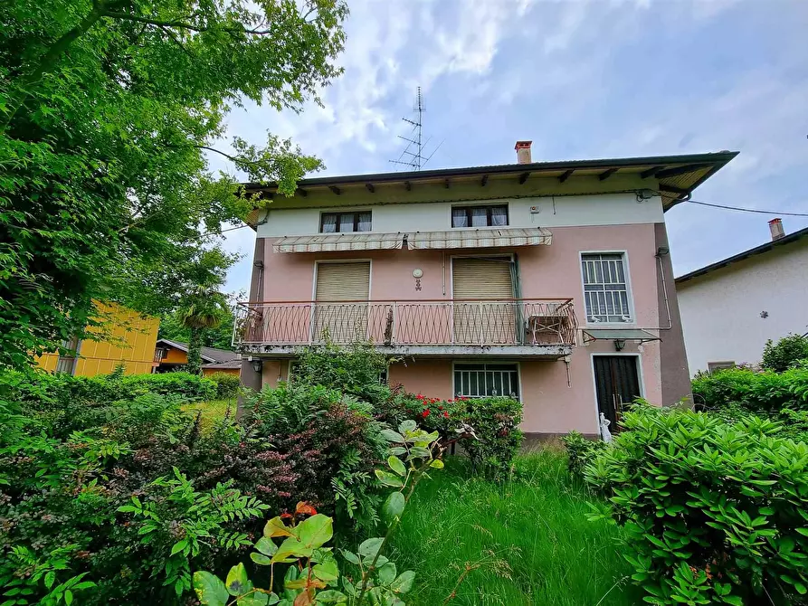 Immagine 1 di Casa indipendente in vendita  in Via per castelletto cervo a Cossato