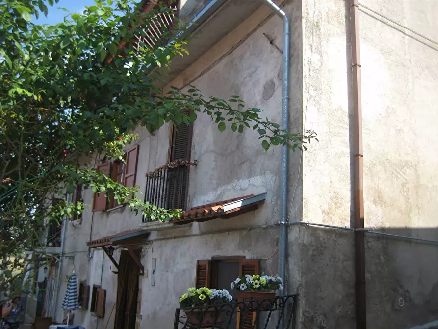 Immagine 1 di Casa indipendente in vendita  in VIA SOLARA a Magliano De' Marsi
