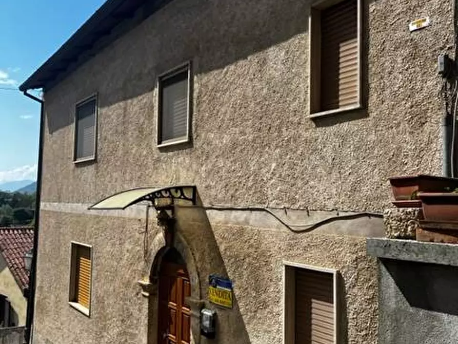 Immagine 1 di Casa indipendente in vendita  in VIA SALITA DELLE GRAZIE a Magliano De' Marsi