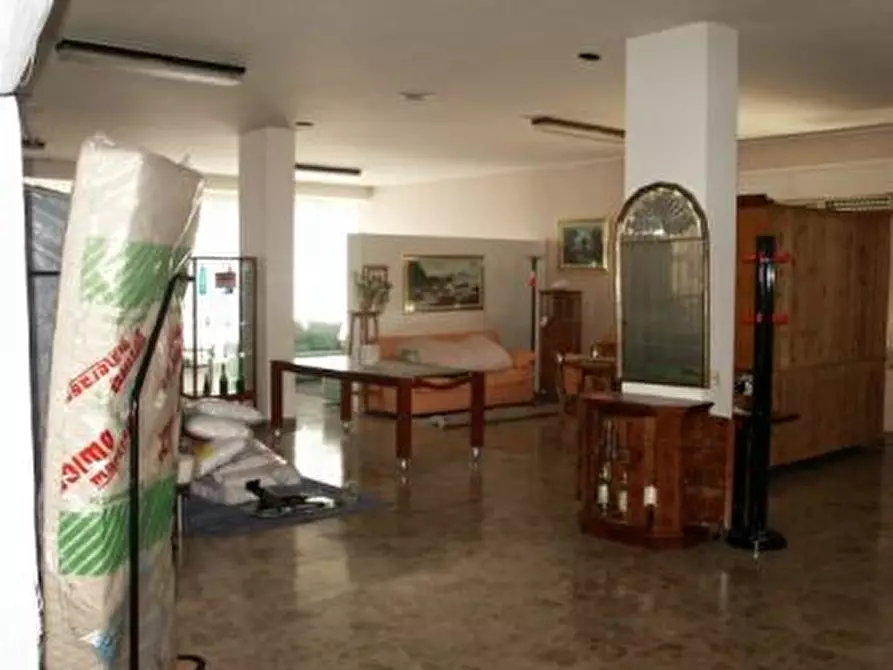 Immagine 1 di Attività commerciale in vendita  a Martinsicuro
