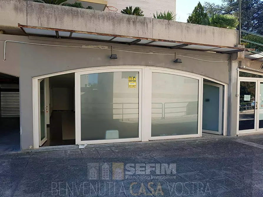 Immagine 1 di Ufficio in vendita  in via de robertis a Matera