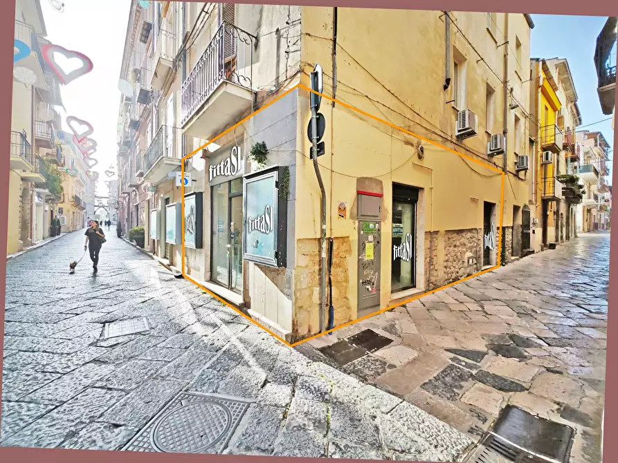 Immagine 1 di Negozio in affitto  in Corso Appio Caludio a Fondi