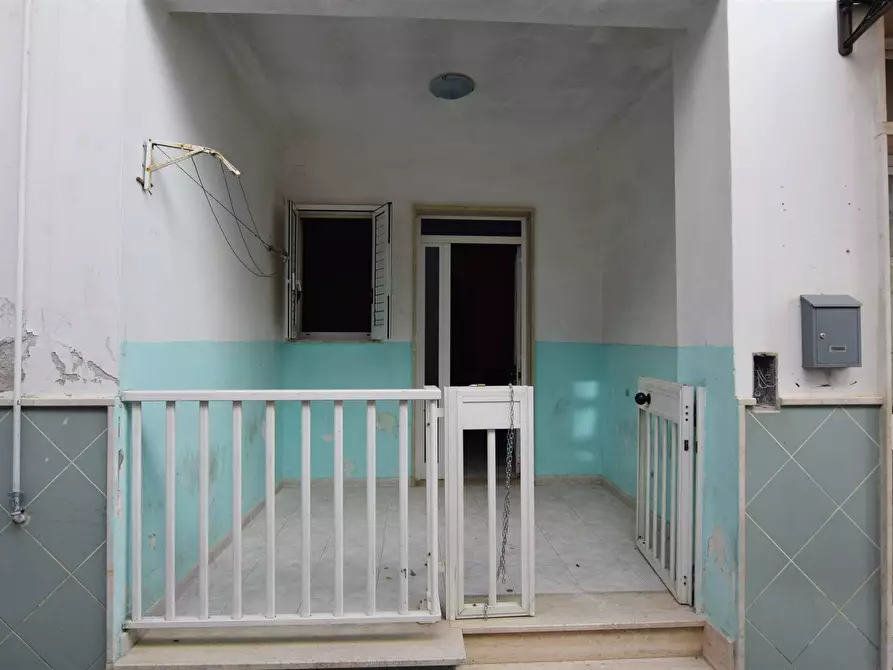 Immagine 1 di Appartamento in vendita  in VIA CARLO POERIO a Palagiano
