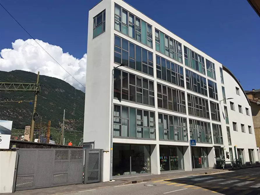Immagine 1 di Ufficio in affitto  a Bolzano
