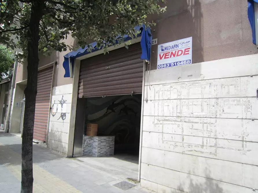 Immagine 1 di Posto auto in vendita  in VIALE LUCA DE ROSIS a Corigliano-Rossano