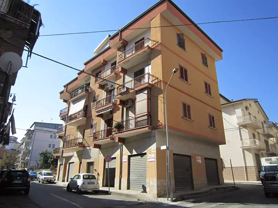 Immagine 1 di Magazzino in affitto  in VIA ARNO a Corigliano-Rossano