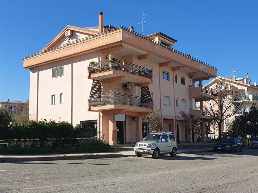 Immagine 1 di Locale commerciale in affitto  in VIA FELLINO a Corigliano-Rossano