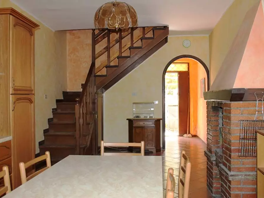 Immagine 1 di Appartamento in vendita  in Via del Pratarello a Soriano Nel Cimino