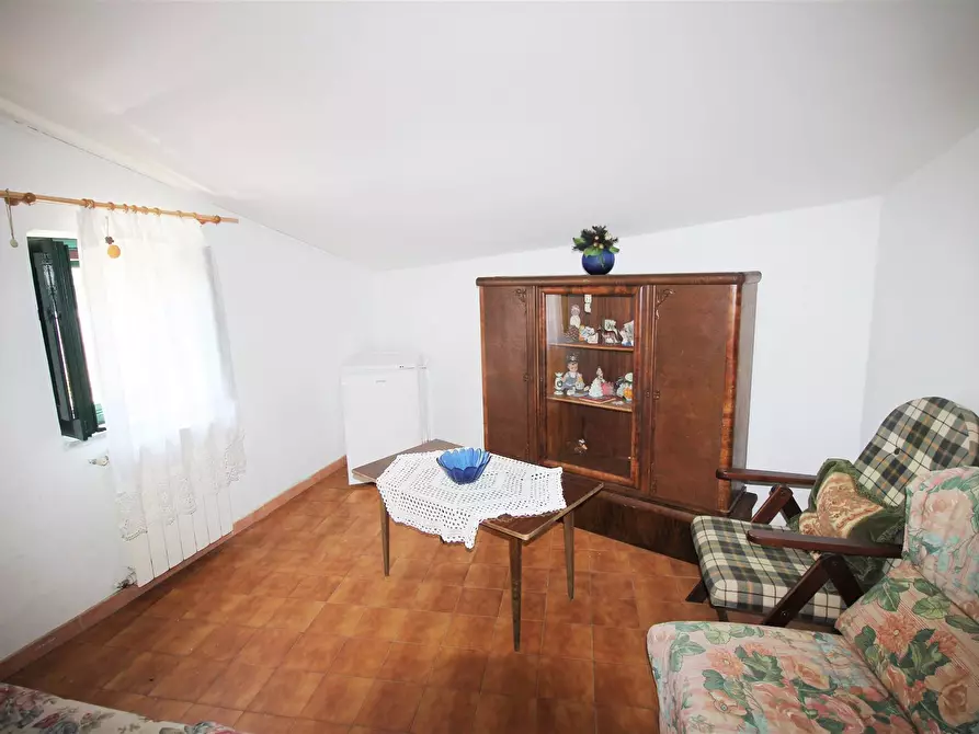 Immagine 1 di Appartamento in vendita  in Via Regina Elena a Bassano In Teverina