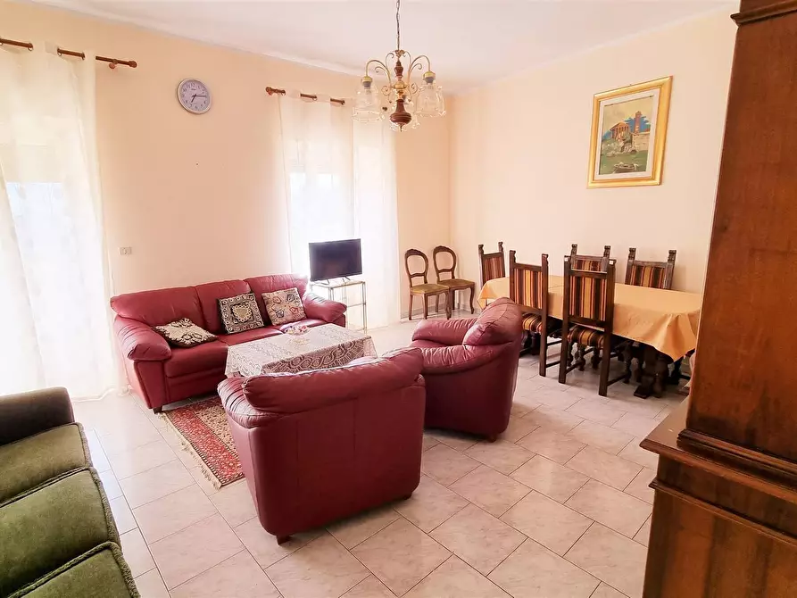 Immagine 1 di Appartamento in vendita  in Viale Ernesto Monaci a Soriano Nel Cimino