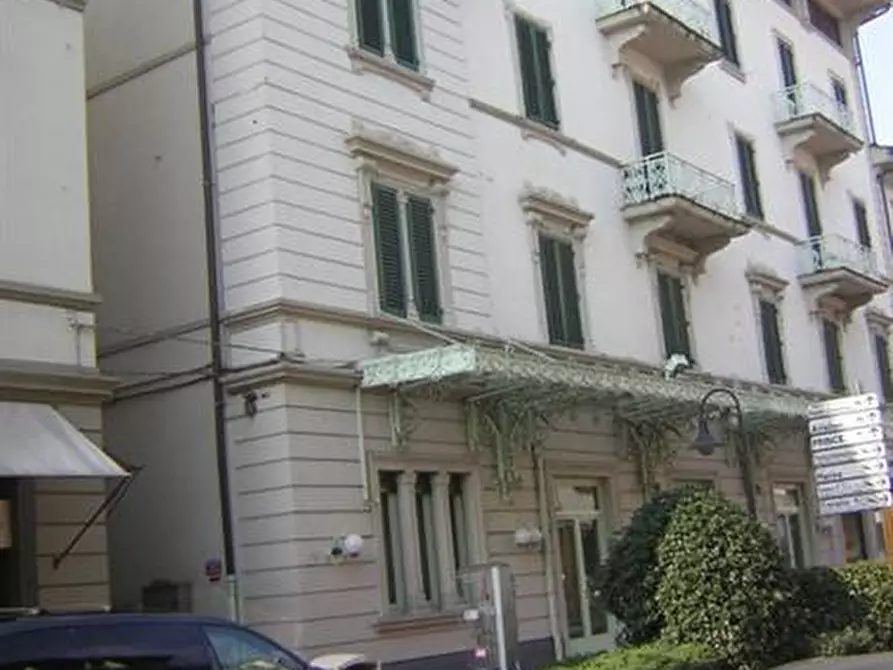 Immagine 1 di Palazzo in vendita  a Montecatini Terme