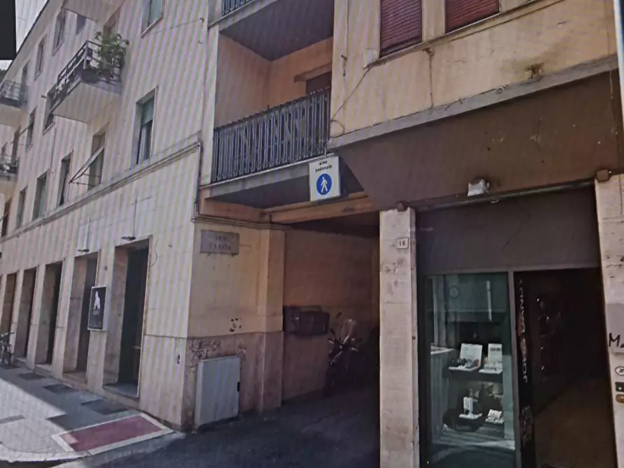 Immagine 1 di Posto auto in affitto  a Terni