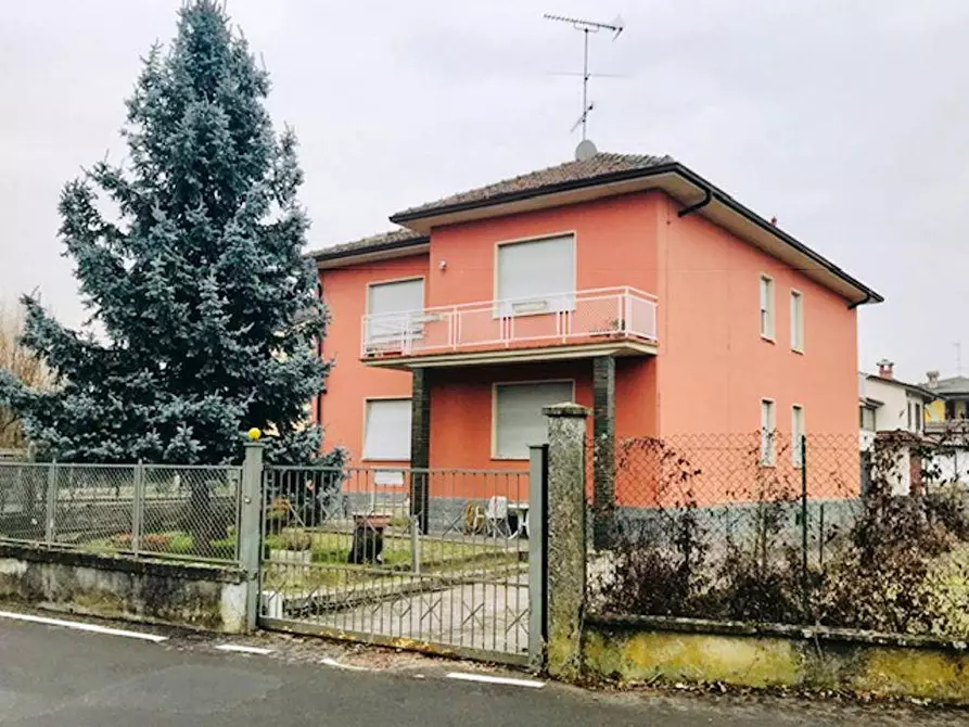 Immagine 1 di Villa in vendita  a Rivanazzano