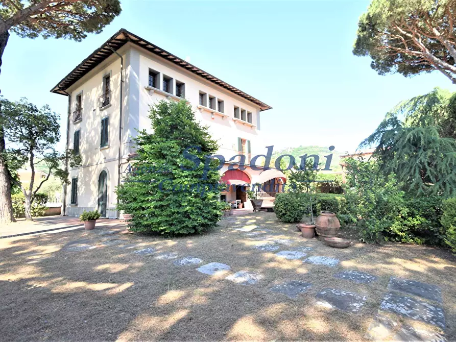 Immagine 1 di Villa in vendita  a Montecatini Terme
