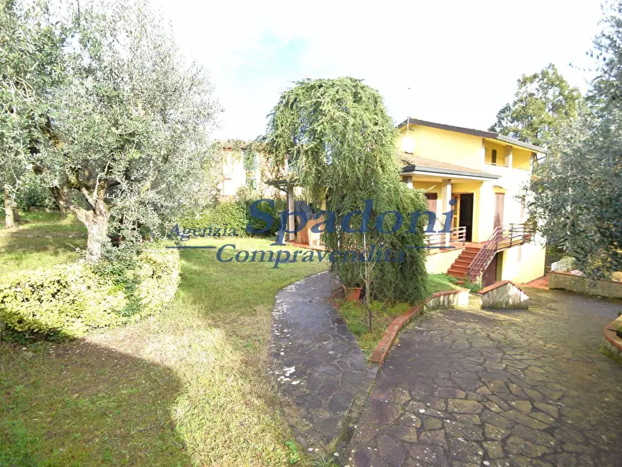 Immagine 1 di Villa in vendita  a Buggiano