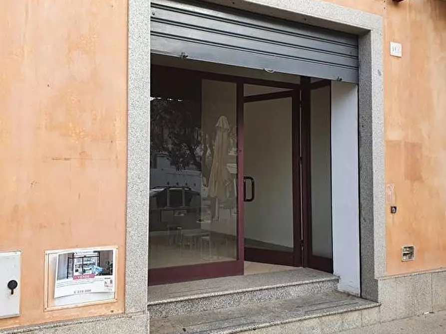 Immagine 1 di Attività commerciale in affitto  in Via Monsignior Virgilio a Tortolì