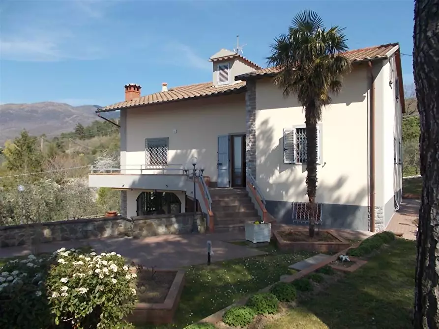 Immagine 1 di Villa in vendita  a Castelfranco Piandiscò