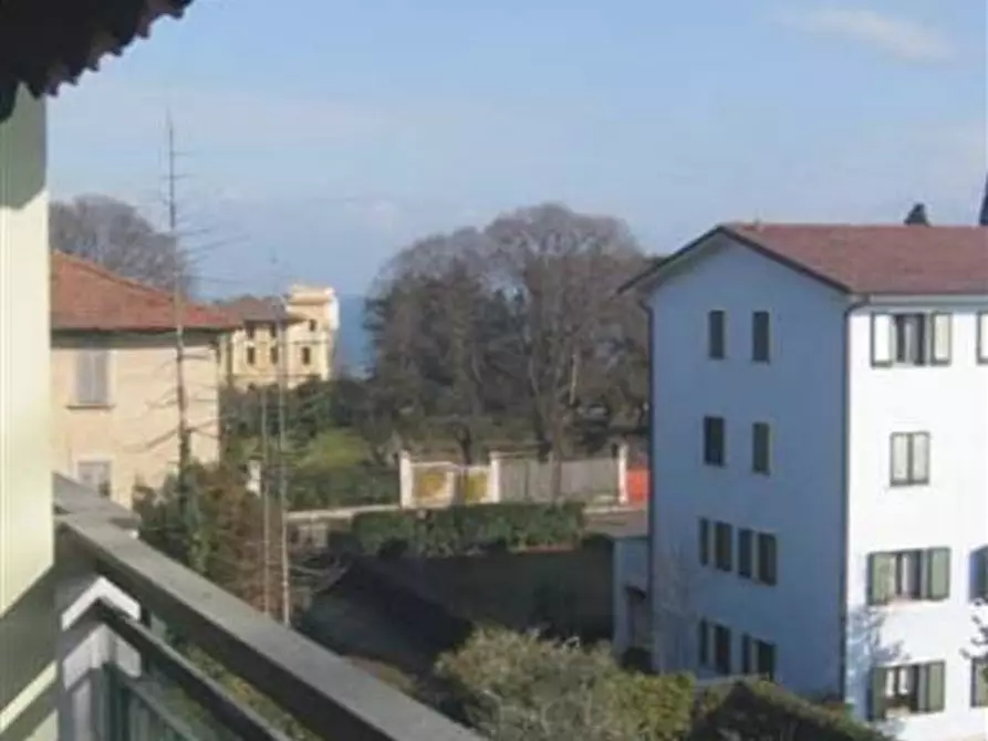Immagine 1 di Appartamento in vendita  a Desenzano Del Garda