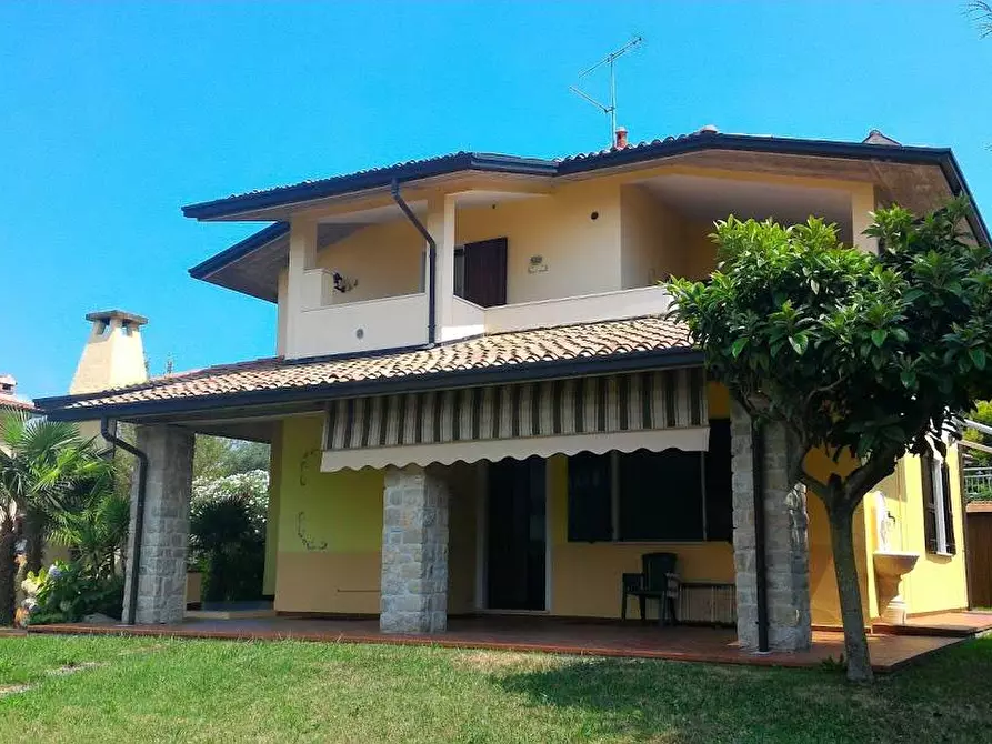Immagine 1 di Villa in vendita  a Calvagese Della Riviera