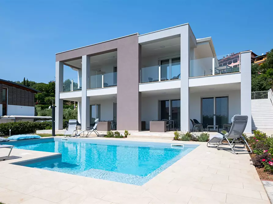 Immagine 1 di Villa in vendita  in via roma a Calvagese Della Riviera