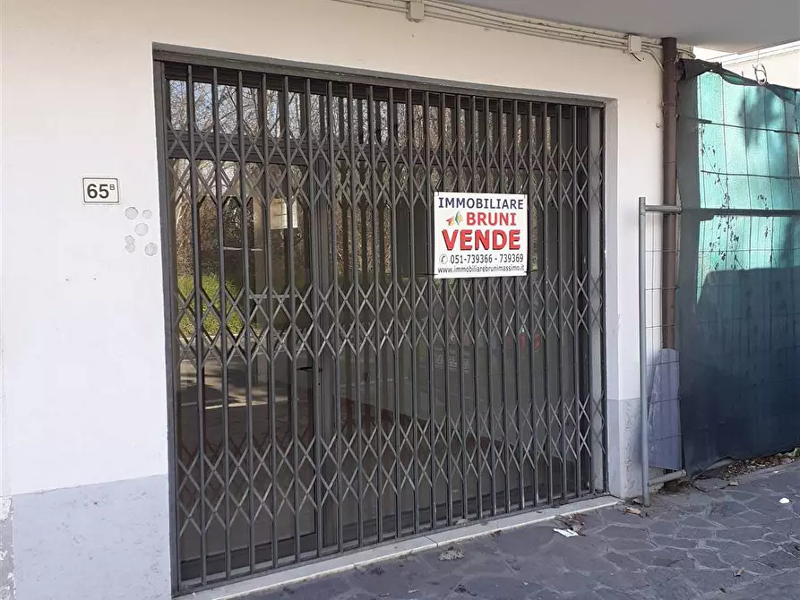 Immagine 1 di Negozio in vendita  a Valsamoggia