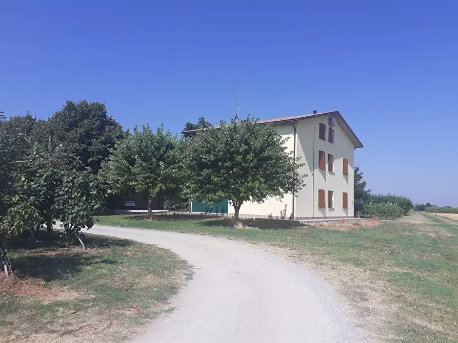 Immagine 1 di Casa indipendente in vendita  in via fossa vecchia a Castelfranco Emilia