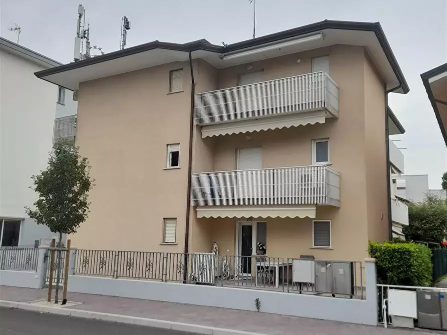 Immagine 1 di Appartamento in vendita  in Via Carinzia a Lignano Sabbiadoro