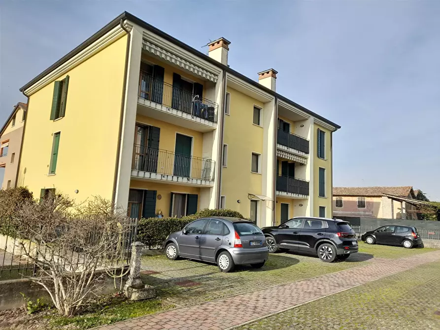 Immagine 1 di Appartamento in vendita  in Via Val di sole a Mira