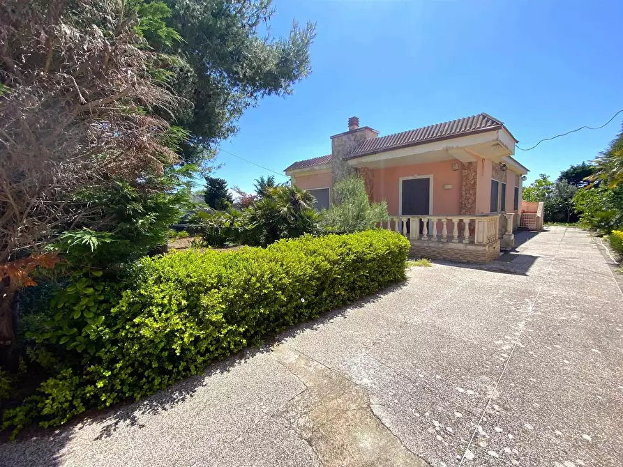 Immagine 1 di Villa in vendita  a Nardo'