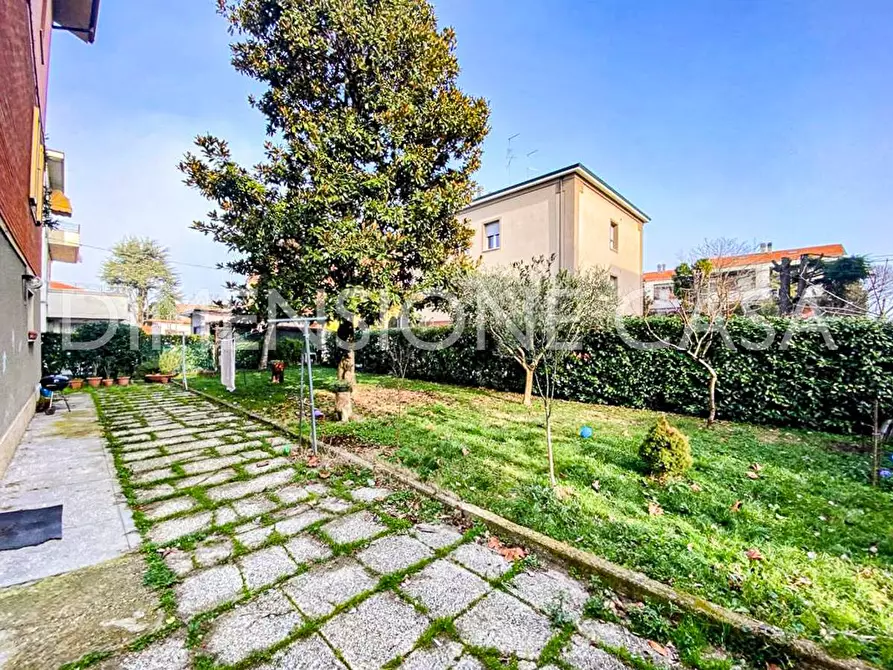 Immagine 1 di Casa indipendente in vendita  in Via San pancrazio a Modena