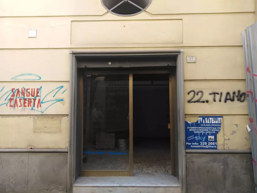 Immagine 1 di Negozio in affitto  in Via G. B.Vico a Caserta