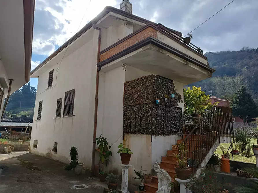 Immagine 1 di Casa indipendente in vendita  in Via Schiavi a Apollosa